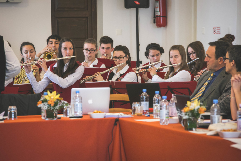 Tanacsules Csikjenofalvan (2)