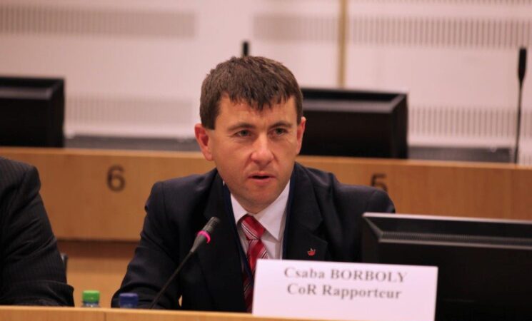 Focus on universities offering training in minority languages