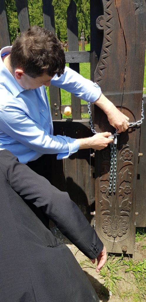 Uzvolgyi temeto lezarasa (4)