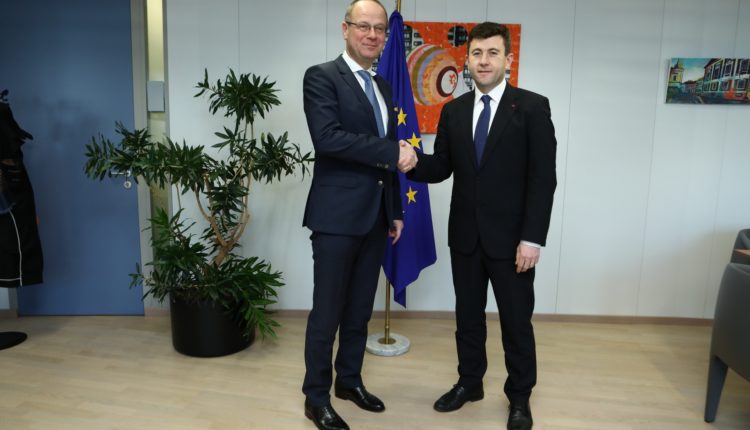 intalnire_navracsics1